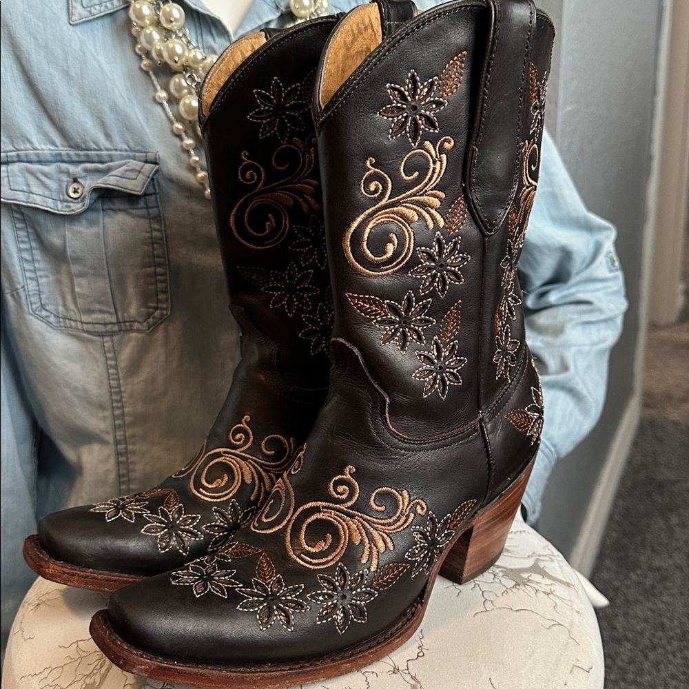 Women’s Dark Brown Embroidered Heeled Cowboy Boots - Picture 4 of 11